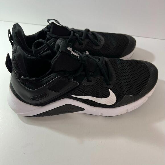 Nike Legend Essentials Womans 9.5 Black and White Training Shoes Sneakers - Picture 5 of 9